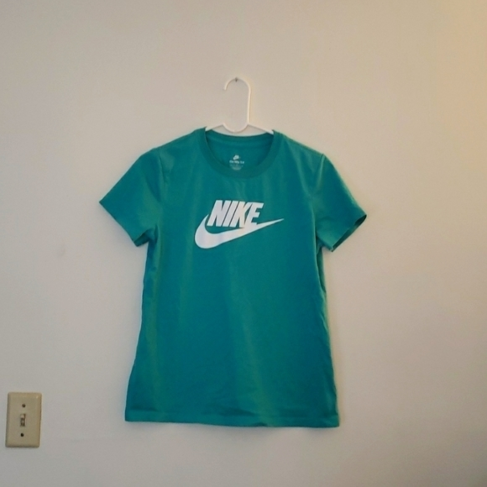Large Nike Tshirt